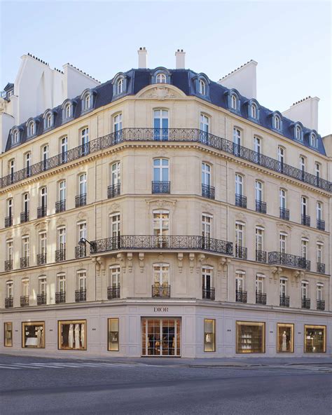 galerie dior paris montaigne|dior 30 montaigne east west.